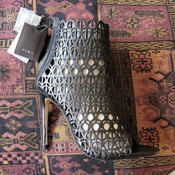 Zara Shoes - ZARA Wraparound Die-Cut High-Heel Leather Sandals